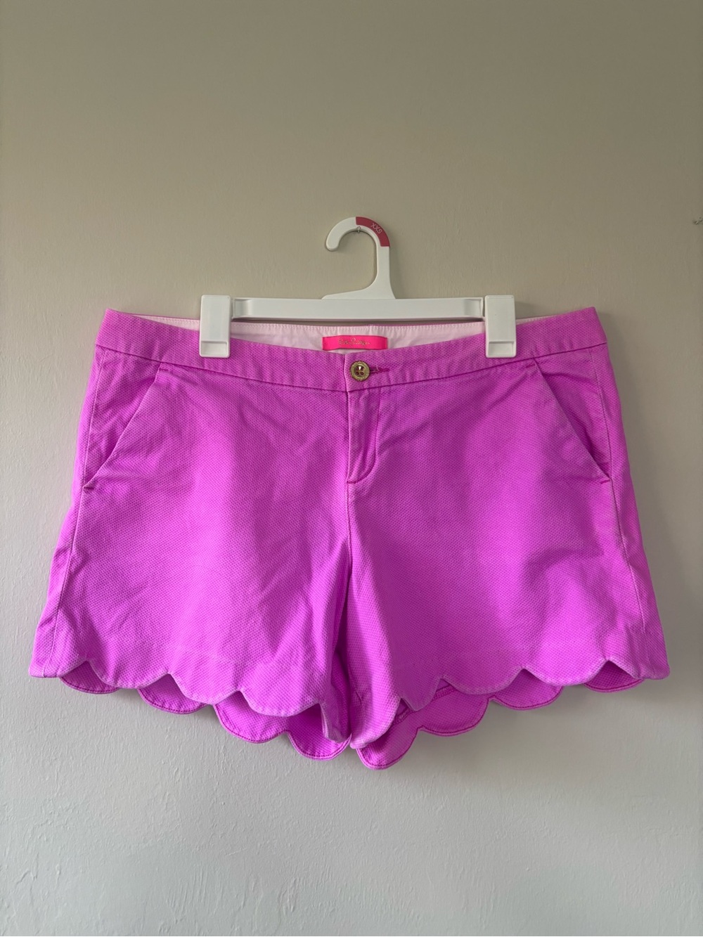 Lilly Pulitzer Women’s Size 14 Shorts Buttercup Pink Scalloped Hem Pockets